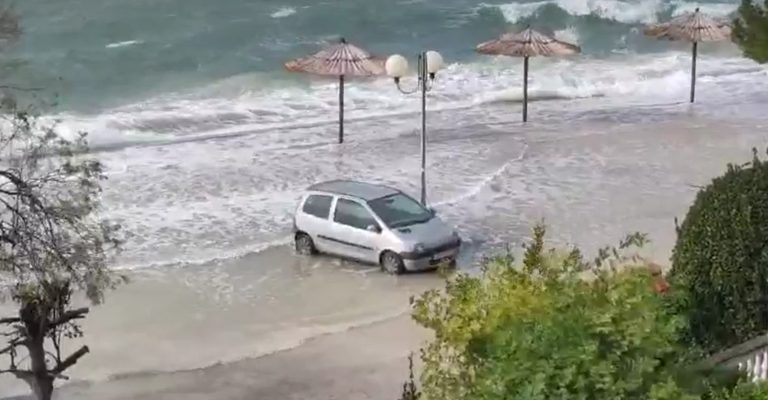Видео-Невреме-низ-Хрватска-Се-излеа-морето-во-Сплит-и.jpg