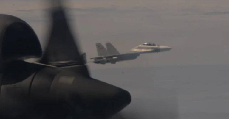 Видео-Пентагон-објави-снимки-при-пресретнување-на-кинески-ловци-„Доаѓаат.jpg