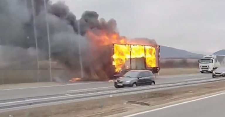 Видео-Пламен-„проголта-приколка-голем-пожар-на-автопат-на-делницата.jpg