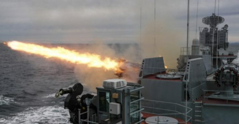 Видео-Украинците-го-нападнаа-Крим-соборија-два-„нептуна.jpg