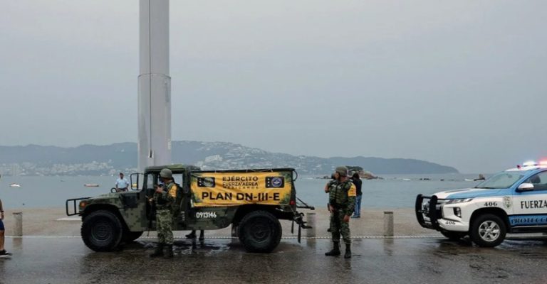 Видео-Ураганот-Отис-стигна-до-мексиканскиот-брег-предупредување-за-жителите.jpg