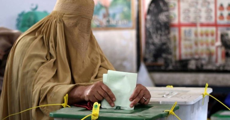 Избори-во-Пакистан-Мобилните-линии-во-прекин-убиени-најмалку-девет.jpg