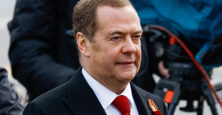 Медведев-го-нарече-новиот-украински-командант-предавник.jpg