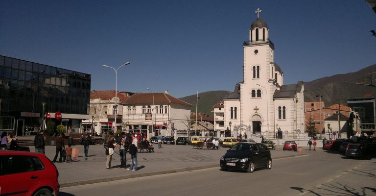 На-клупа-во-парк-во-Гостивар-пронајдено-малолетно-дете-предадено.jpg