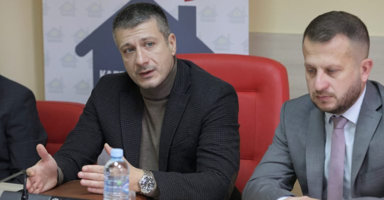 Перински-Средбите-со-градоначалниците-и-советниците-ми-даваат-јасна-слика-за-потребите-на-општините.jpeg
