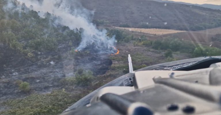 Пожарот-под-Солунска-глава-се-гаси-со-авион-ќе-се.jpg