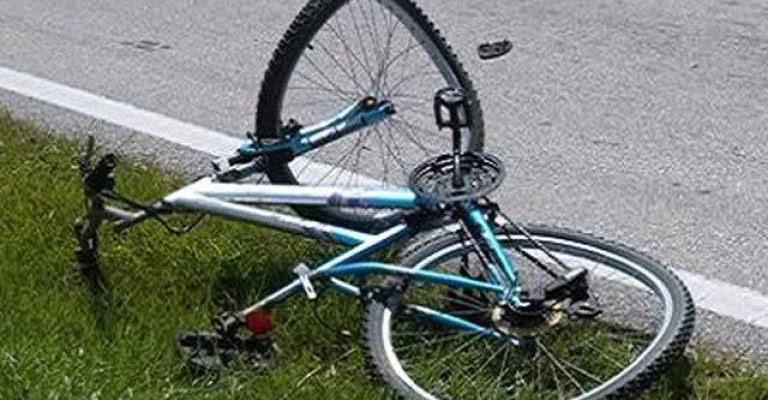 Почина-велосипедист-по-удар-од-автобус-на-автопатот-Кумановo-Скопје.jpg