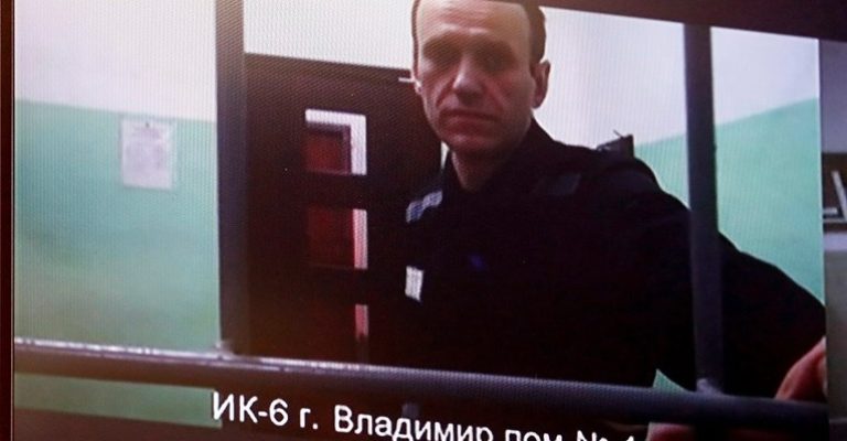 Русите-го-уапсија-адвокатот-на-Навални-„Остана-без-никаква-правна.jpg