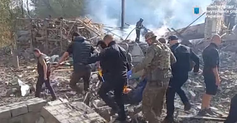 Тешка-ноќ-во-Украина-Русија-нападна-со-11-дронови-и.jpg
