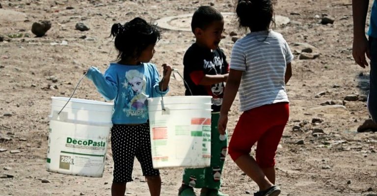 УНИЦЕФ-Недостигот-на-вода-погодува-347-милиони-деца-во-Јужна.jpg