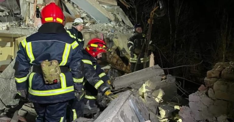 Украина-Русите-погодија-во-зграда-едно-лице-под-урнатините-меѓу.jpg