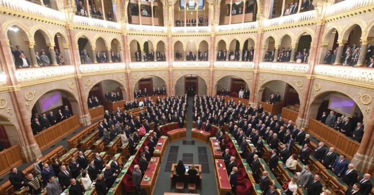 Унгарскиот-парламент-денеска-гласа-за-прием-на-Шведска-во-НАТО.jpg