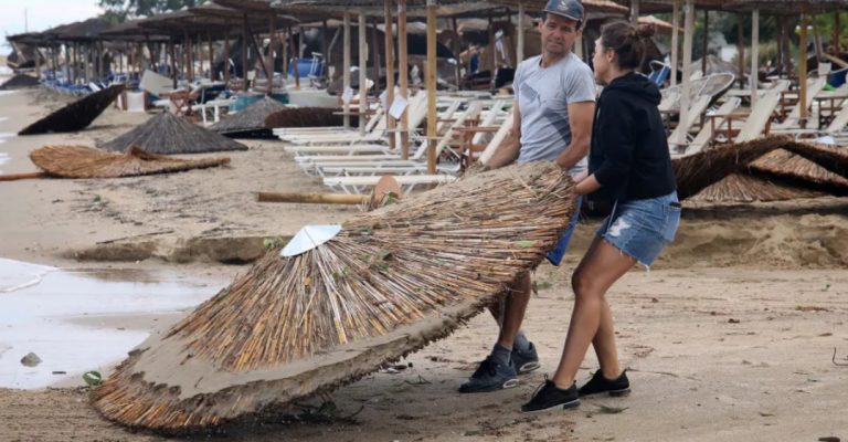 Фотогалерија-Грција-по-невремето-низ-фотографии.jpg