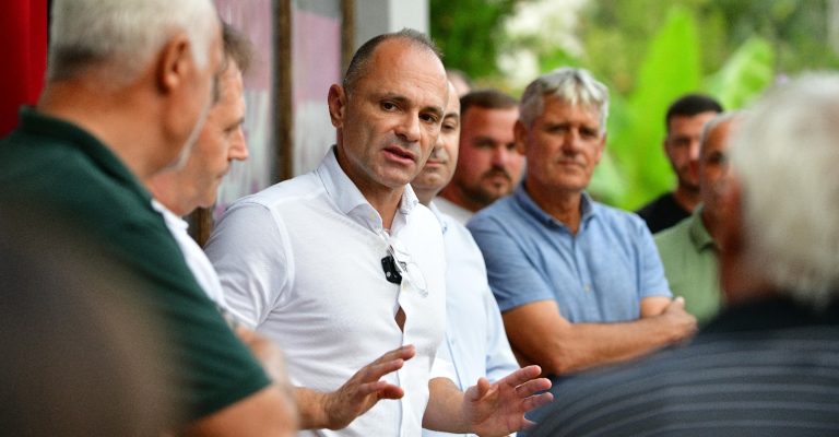претседателот-на-СДСМ-Филипче-на-средбите-со-граѓани-во-струмичкиот-регион-8.jpeg